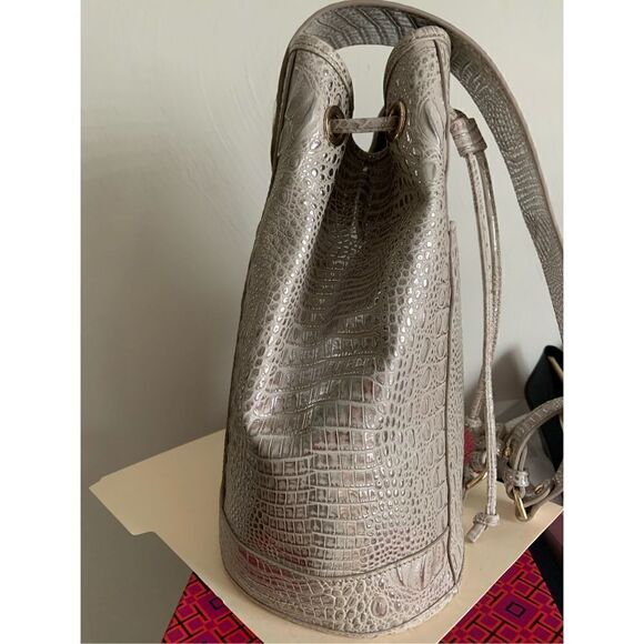 NWOT Brahmin Melbourne Allie Sling Backpack - Picture 7 of 7